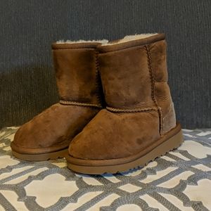 Ugg boots toddler size 7 (US)